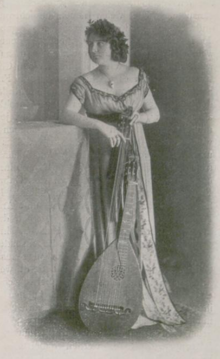 Elsa Laura v. Wolzogen im Renaissance-Kostüm (Pressefoto 1910).